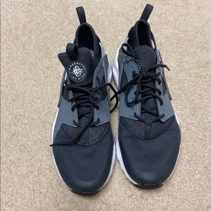 Youth Nike Huarache Ultra Size 7Y